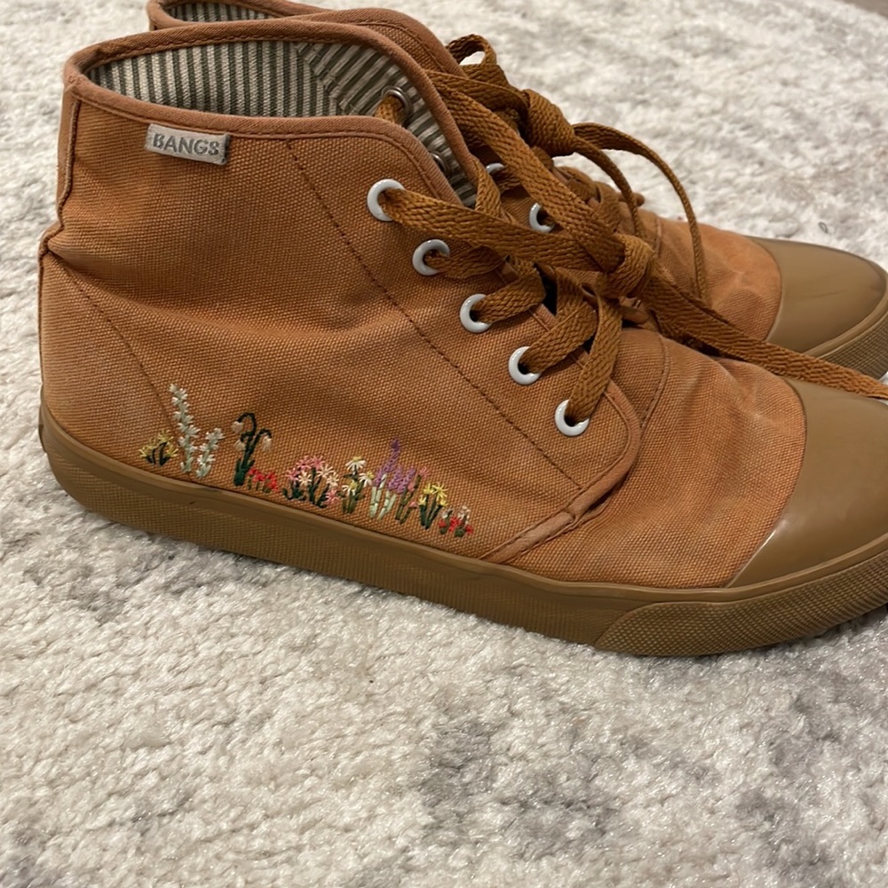 Embroidered HIGH TOP - Bangs Shoes